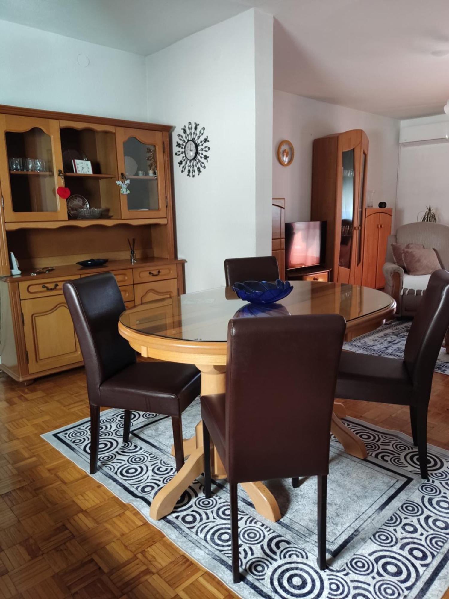 Apartman Emina Apartman *